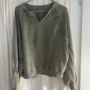 Aerie Hey Crochet Sweatshirt Olive Green - S
